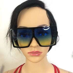 NWT- Oversized sunglasses
